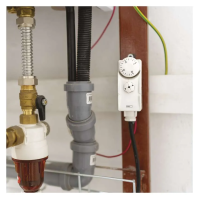 Příložný manuální kapilárový termostat EMOS P5682 s čidlem