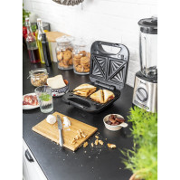 Sendvičovač Amica SMK 4021, 3v1, 750 W, černá